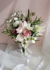 Native Queen Protea Bouquet 38cmW Native Queen Protea Bouquet 38cmW