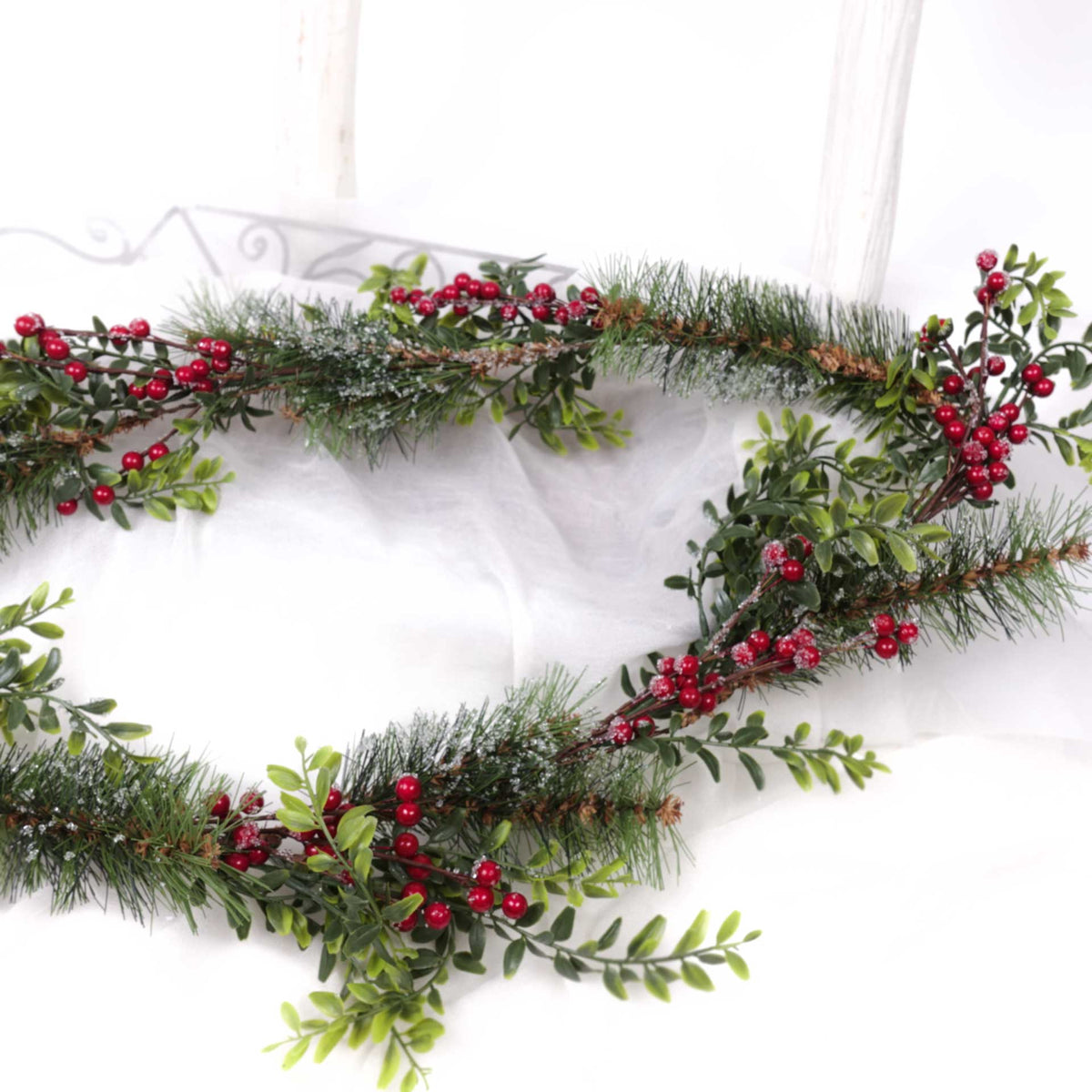 Pine and Berry Garland Long 150cmH